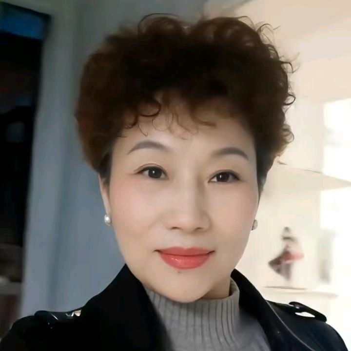 傲立雪中