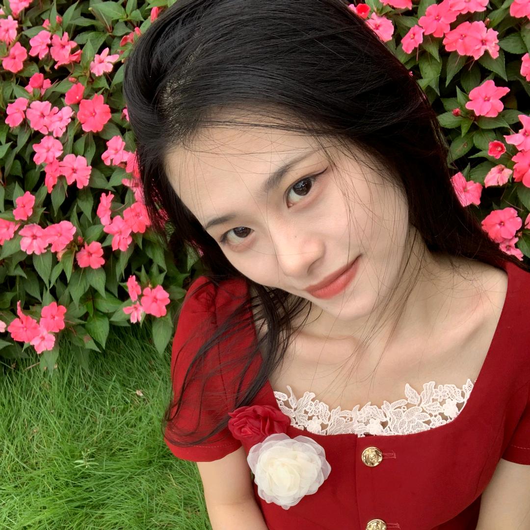 吖吖.