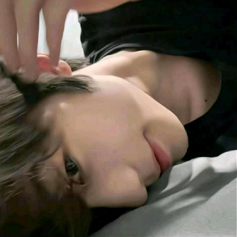 牛爷爷cos性感猫娘勾引隔壁人妻壮壮妈