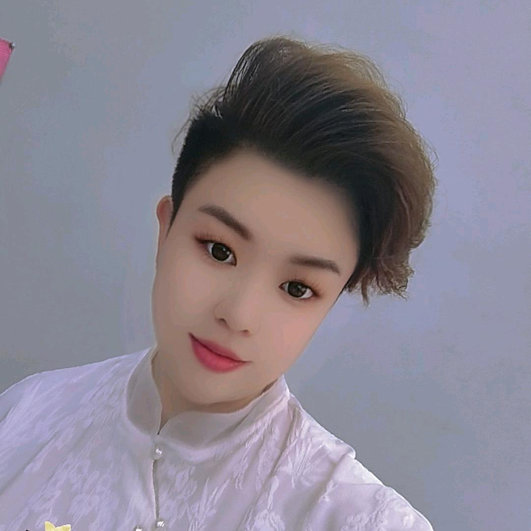 中舜标榜美发店(邱姐风水眉毛设计）