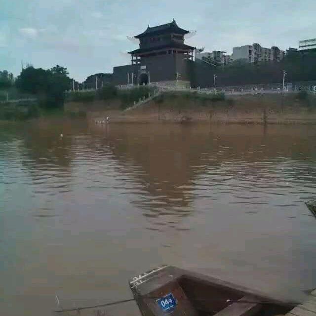 骏马