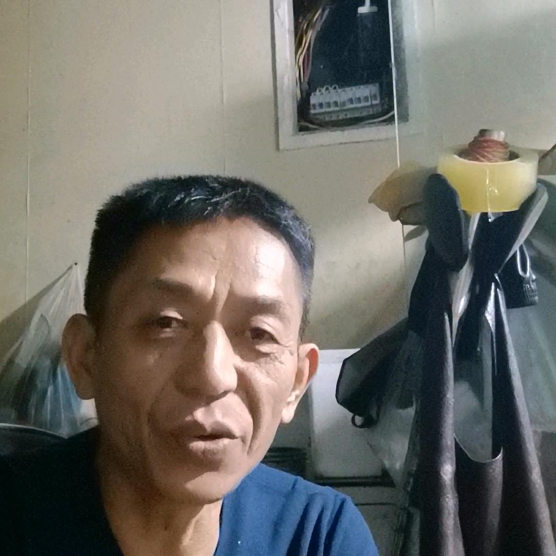 1894946662