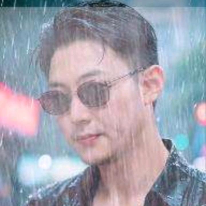 阿兰德龙