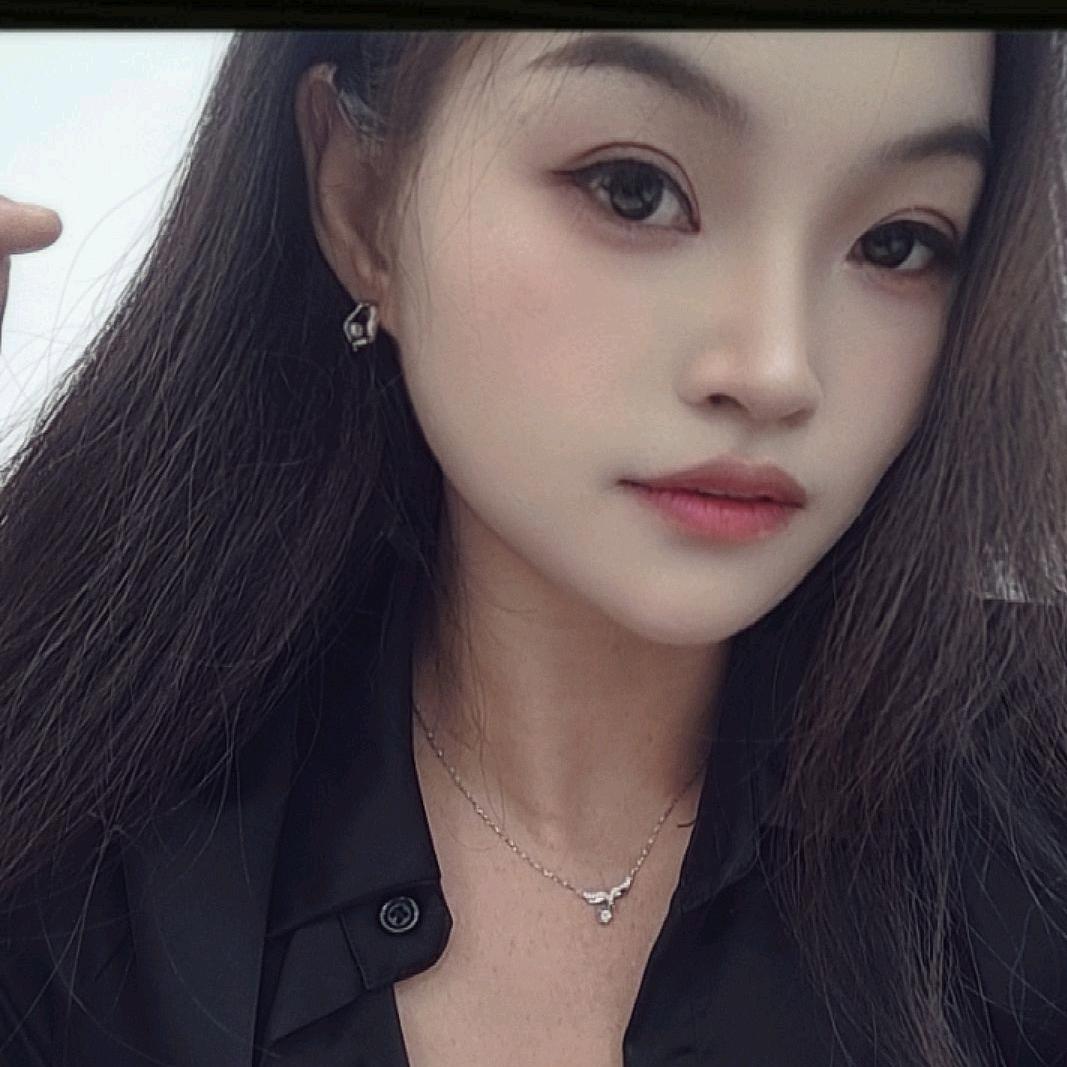 阳山益家地产何寅英