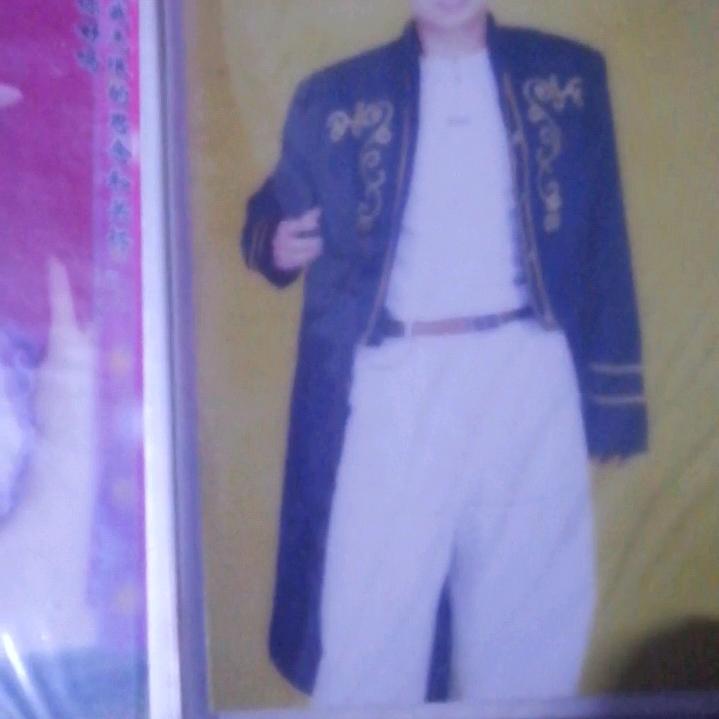 只饮烈酒，不谈人生