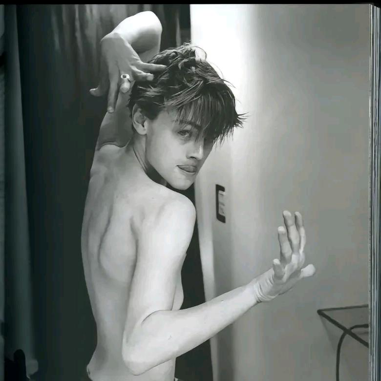 眼中的;嘎松🧟♂️