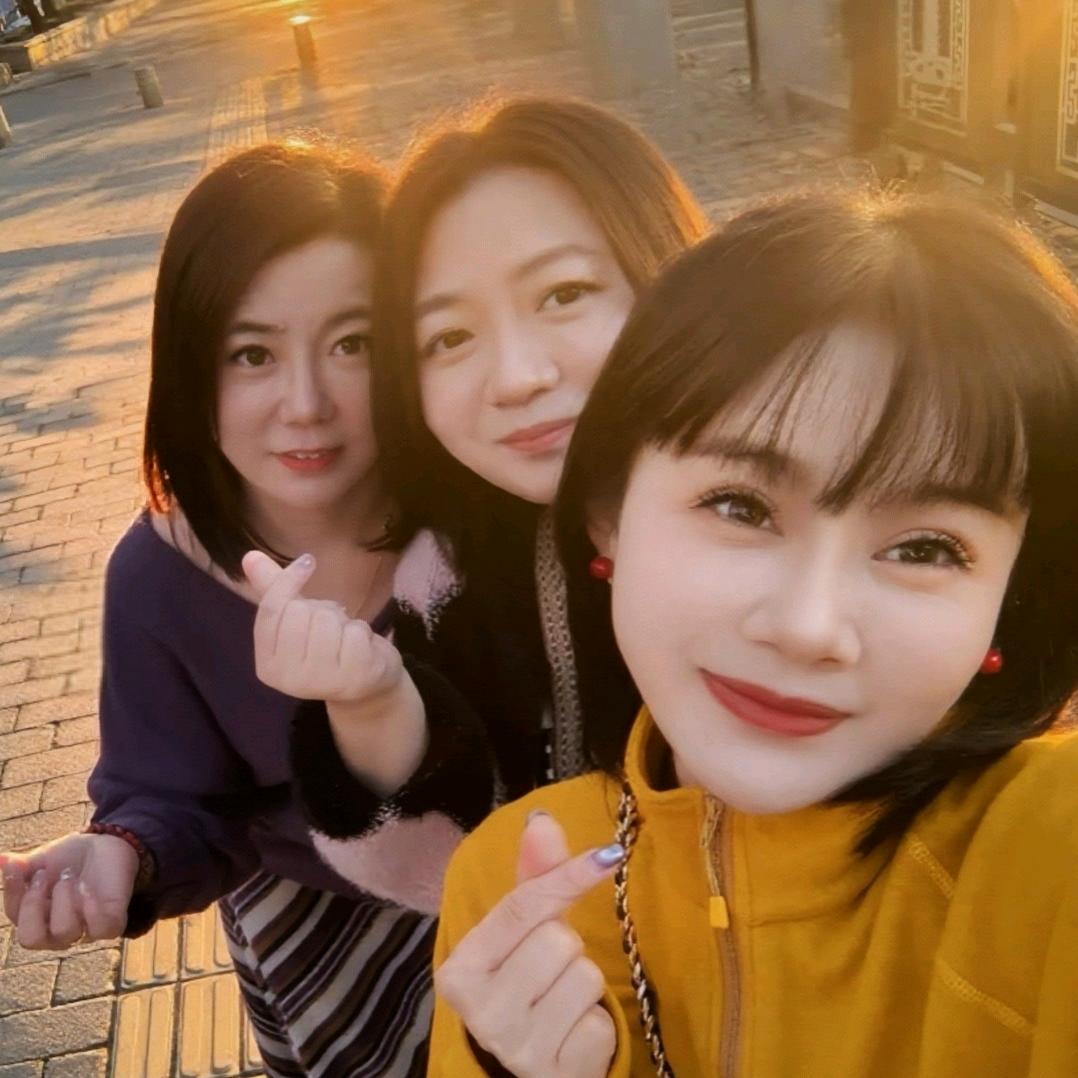 @三朵金花💃💃💃