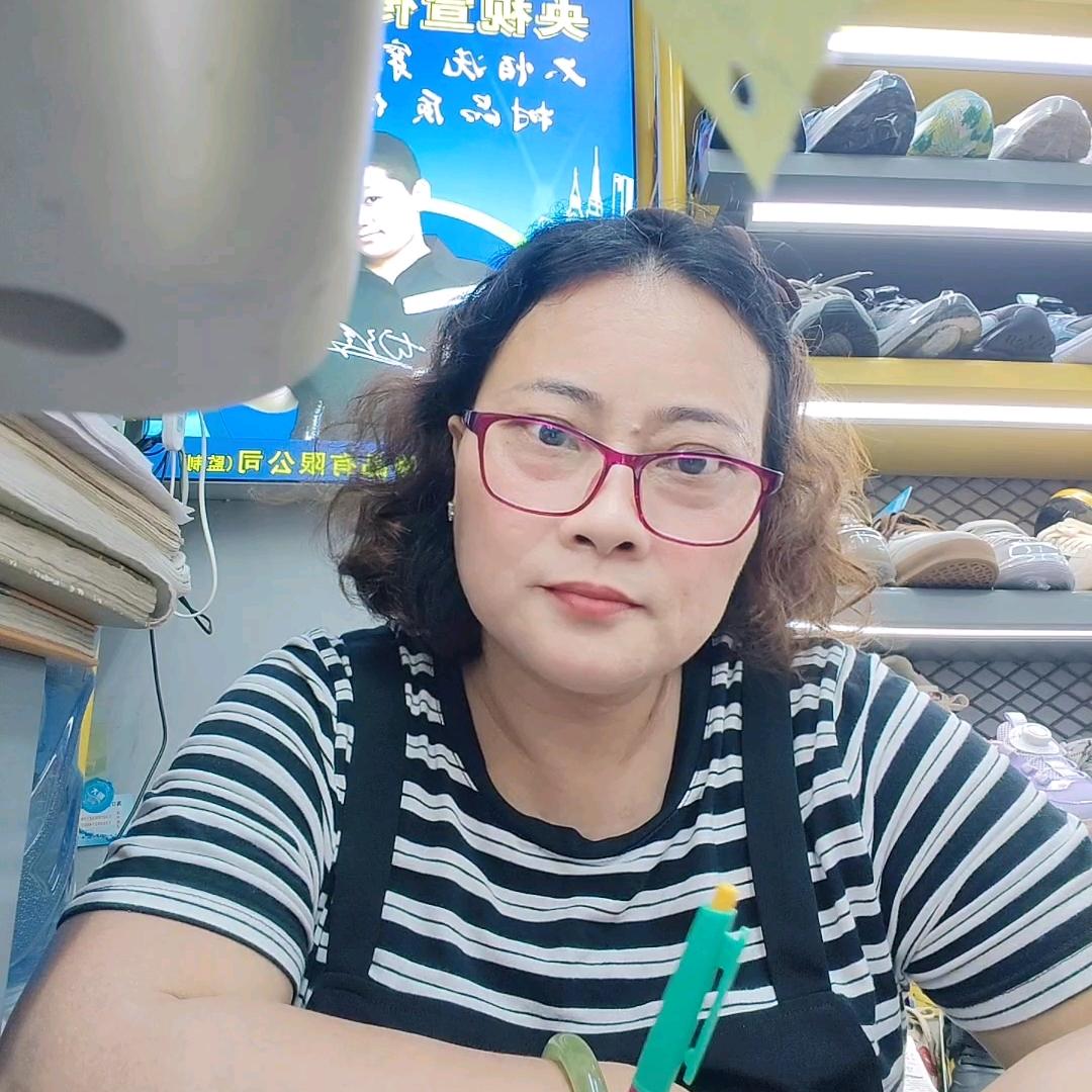 潮童童鞋精选小铺