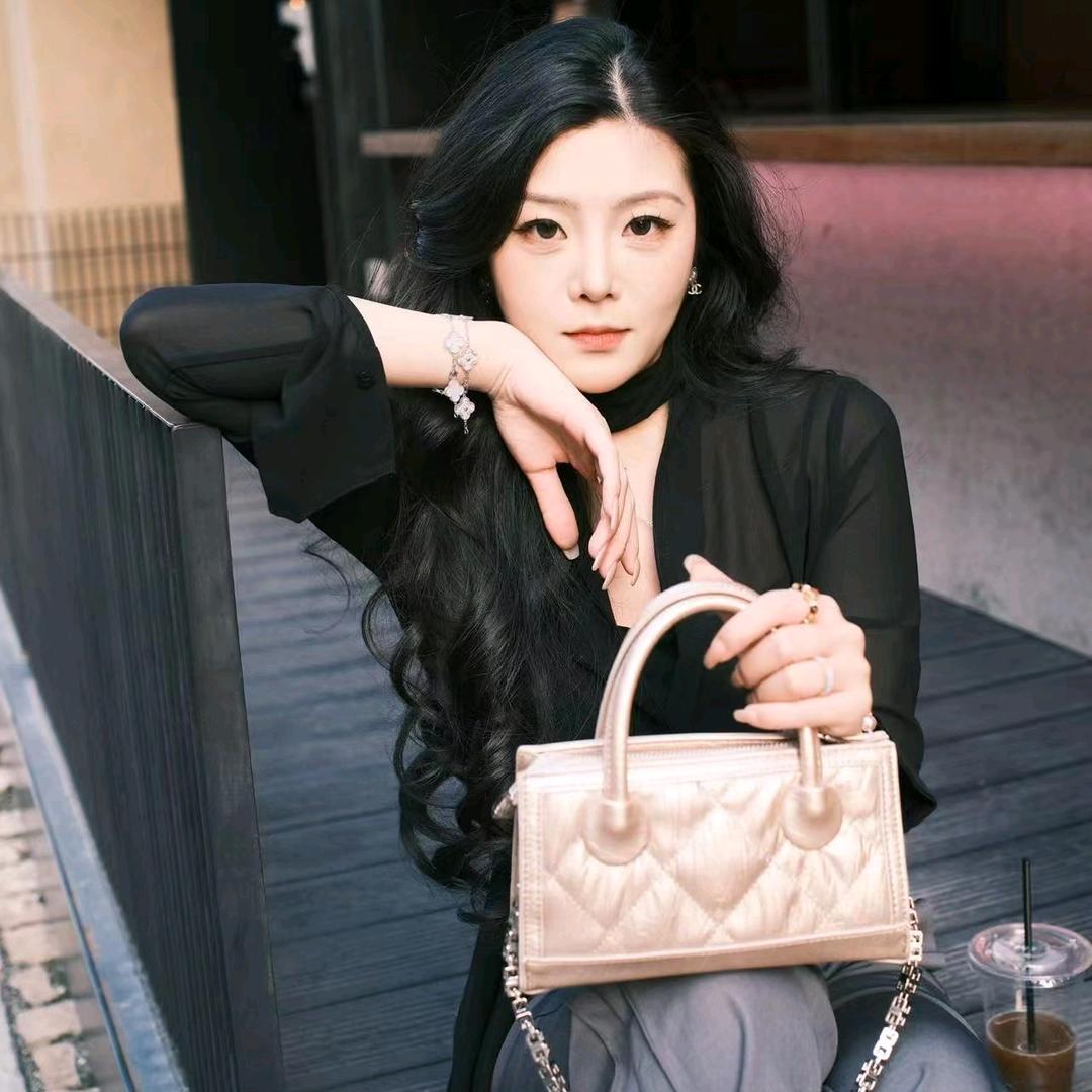 vv高定女包清货号👜
