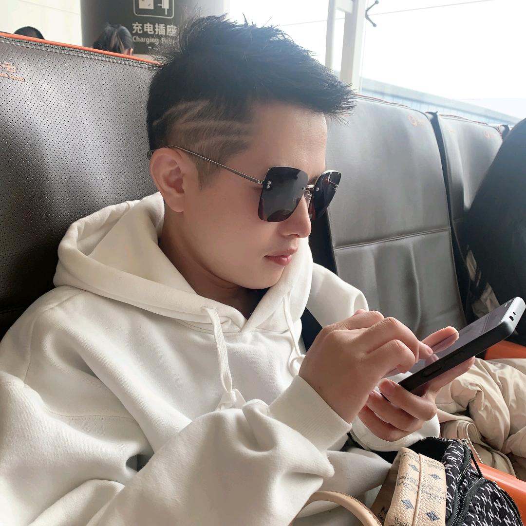 简岸男装服饰店