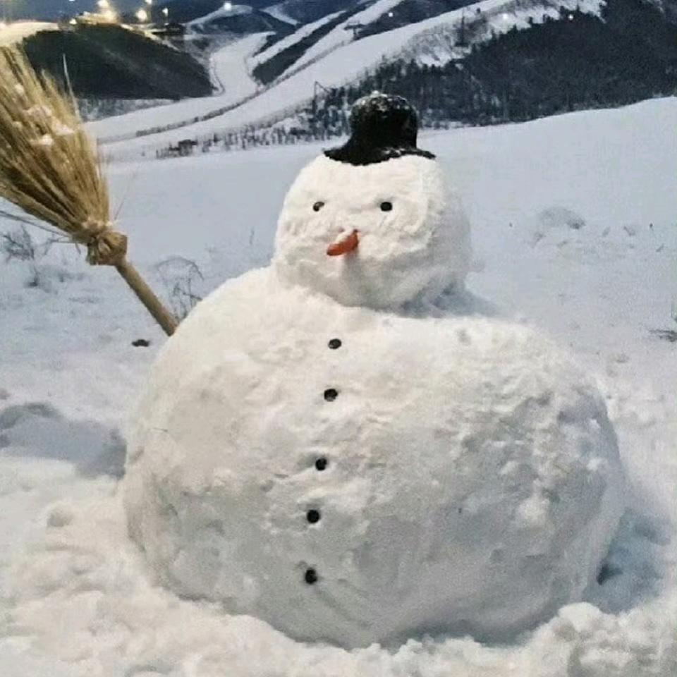 爱游泳的宇航员.