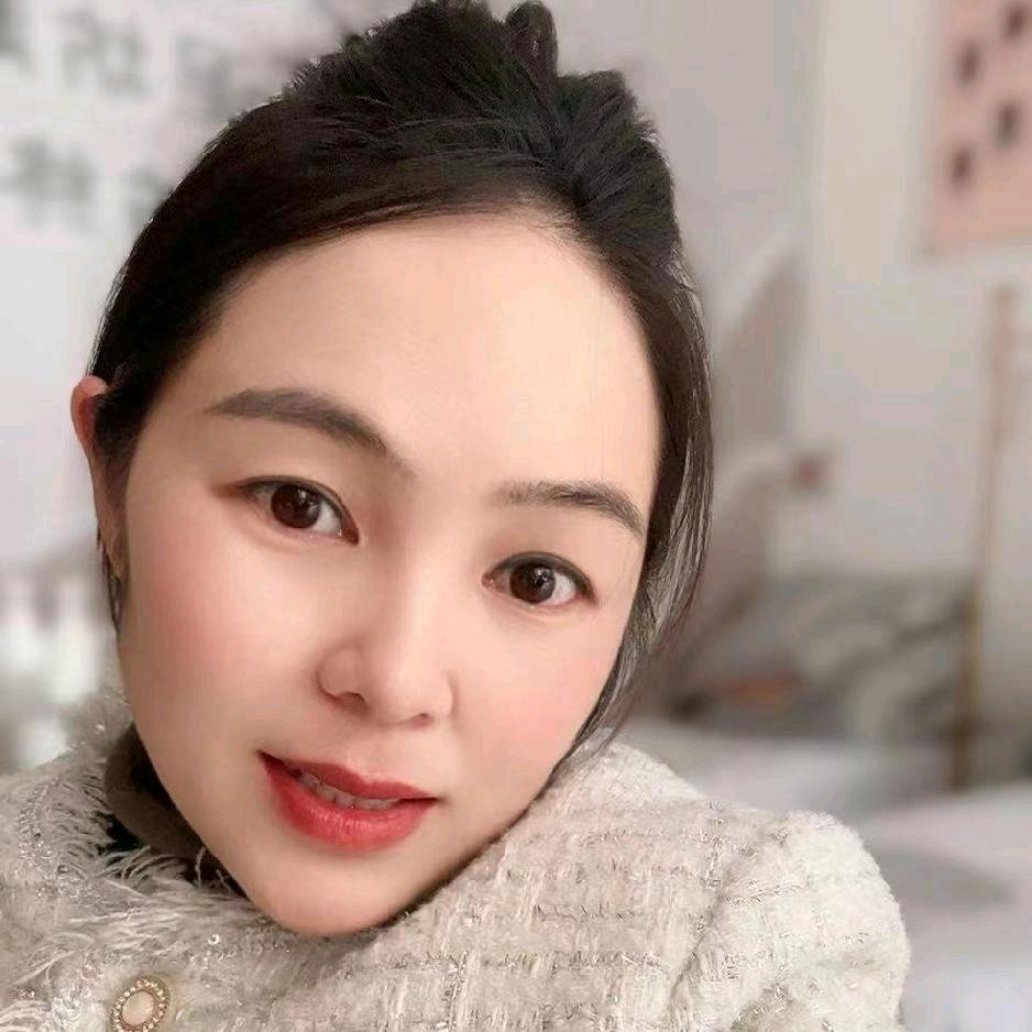中泥坊莹莹
