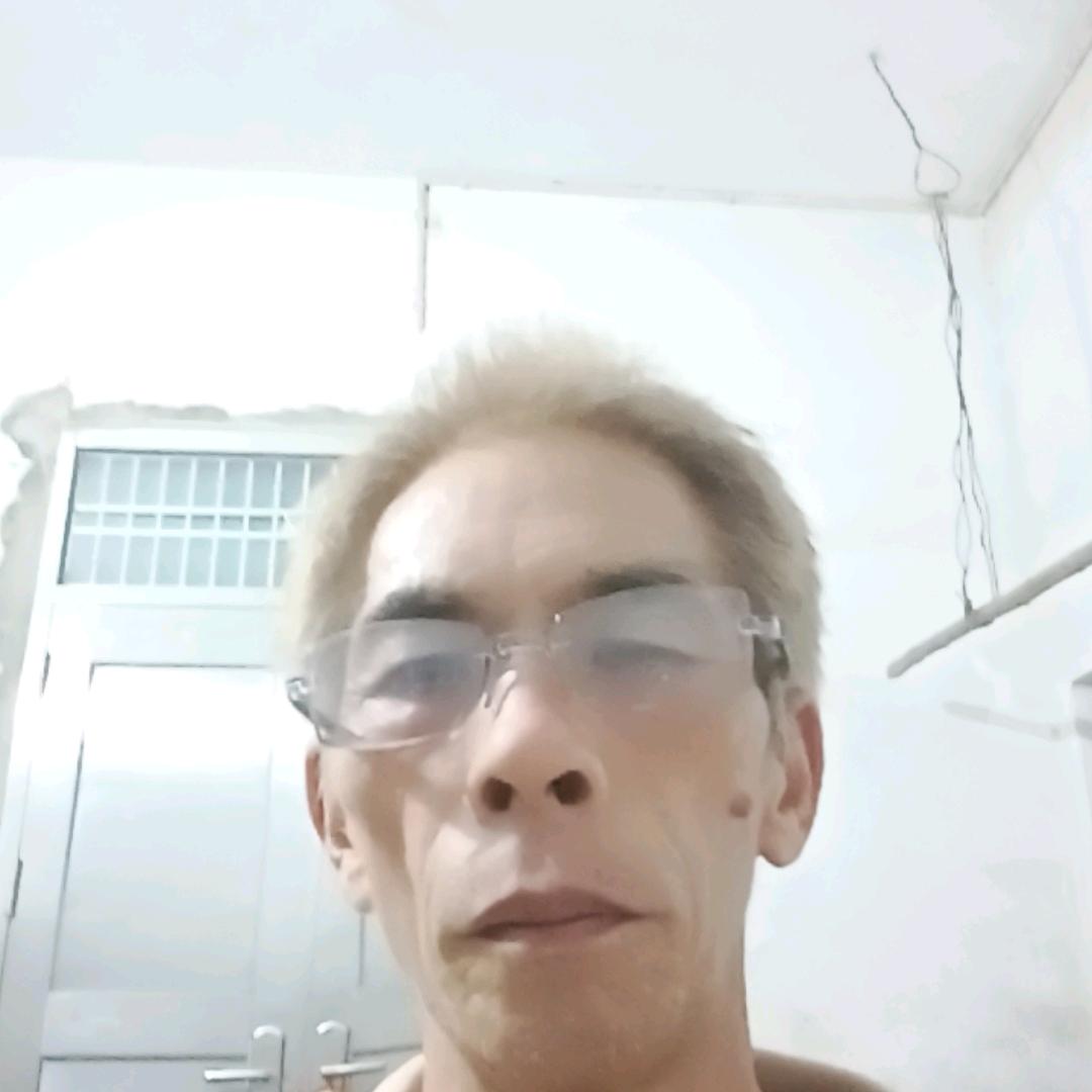 紫萱爷爷是一个聊天主播