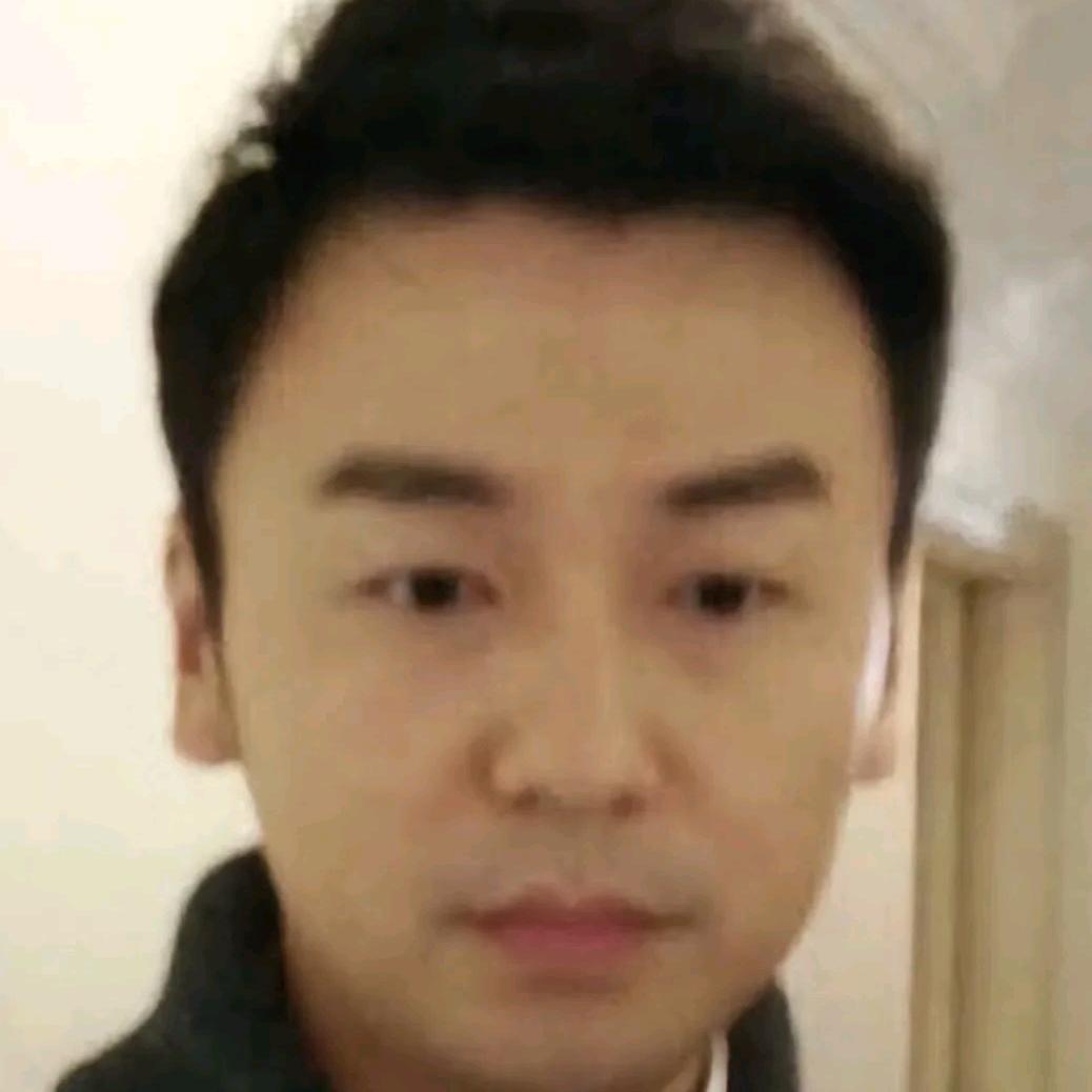 一朵风中摇曳的陈俊生