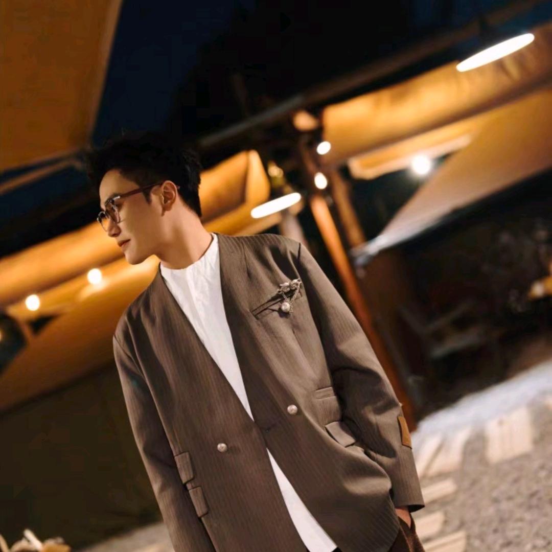 万人迷•H𓇼 ˣʰˣ（沧海一舟）