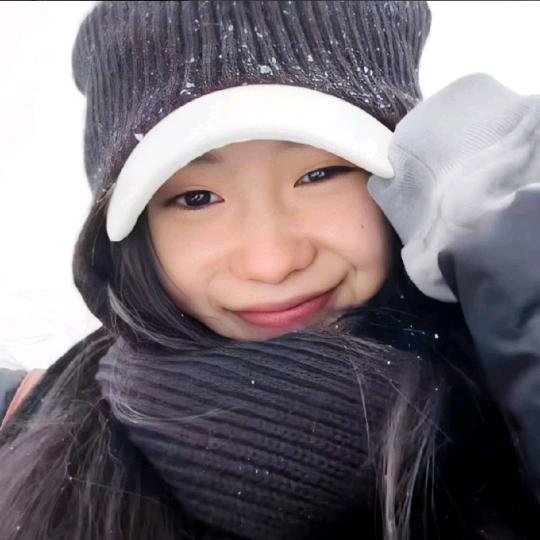 曼         曼