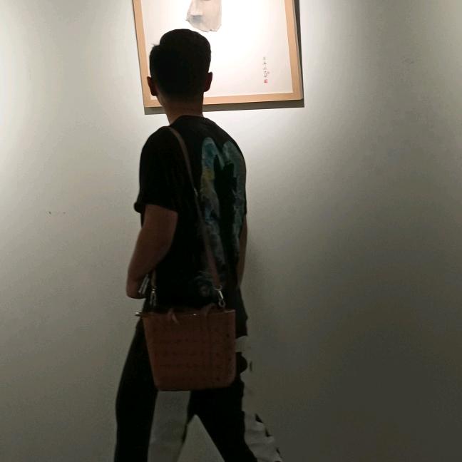 周八见