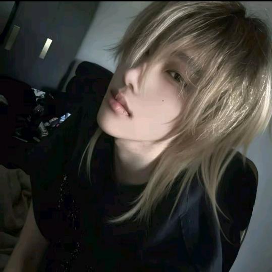 冷漠有洁癖的富家千金对挑大粪的我一见钟情