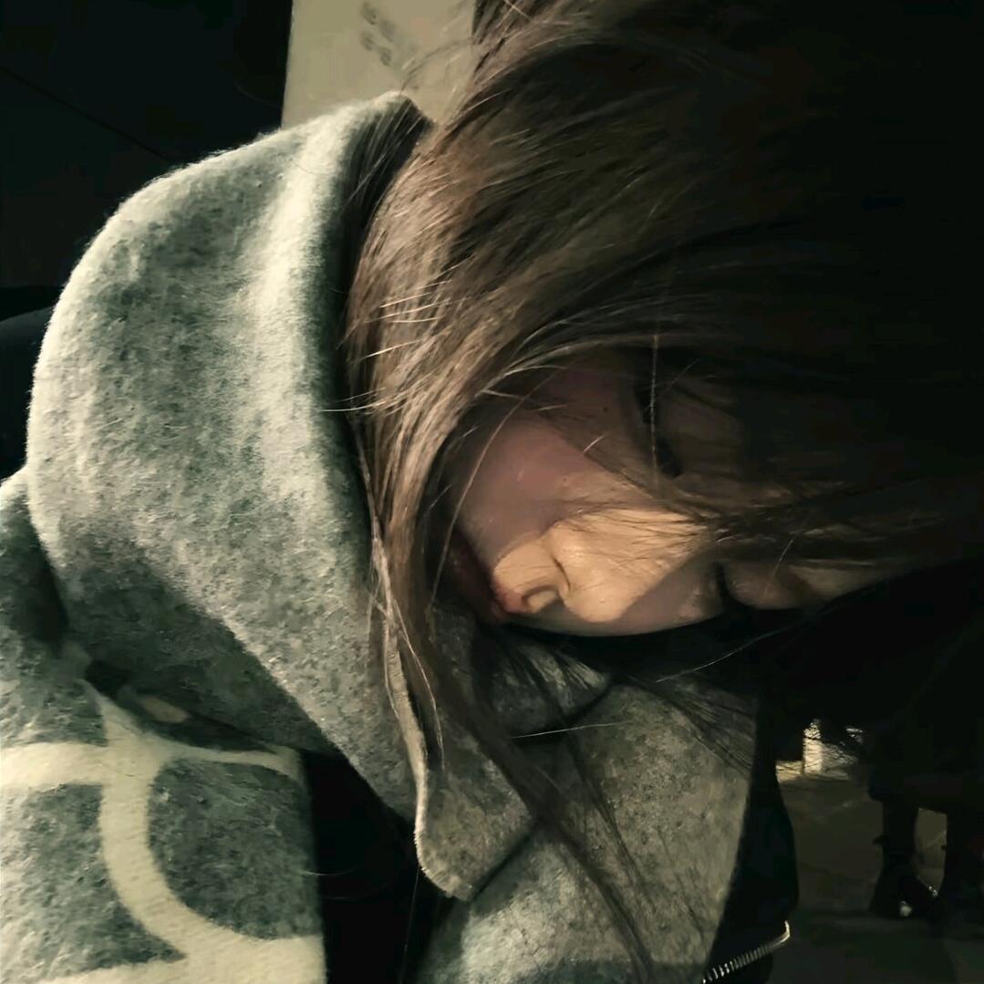 美女也会ᵉᵐᵒ