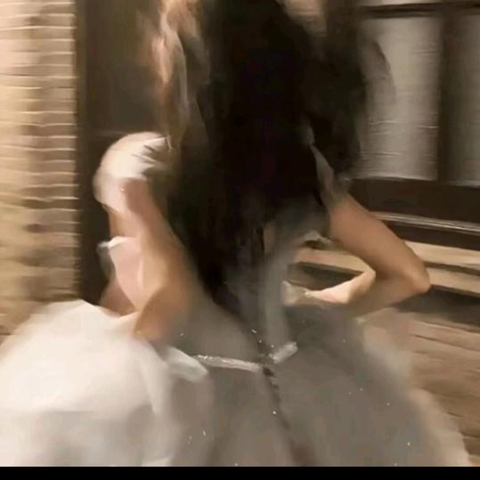 炻萋