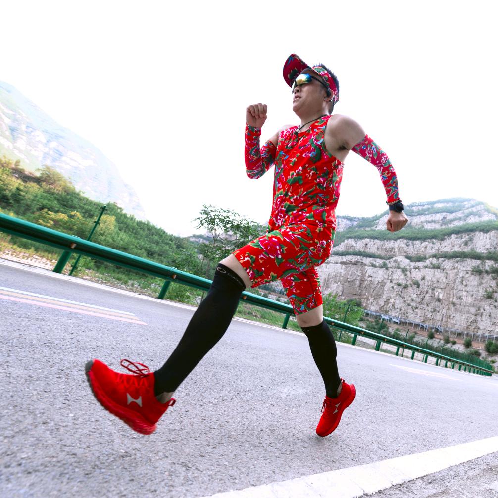 爱跑步的大花