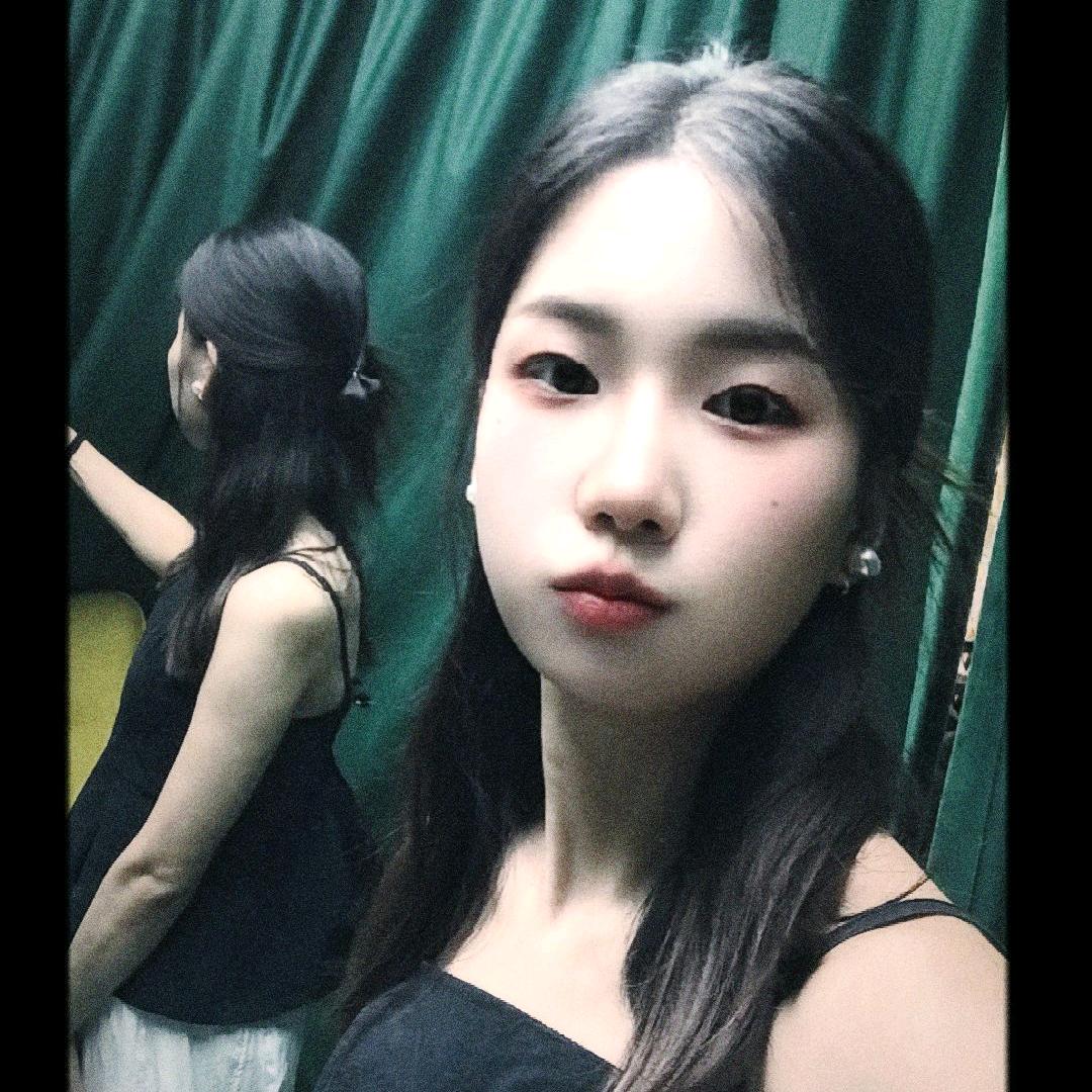 依依