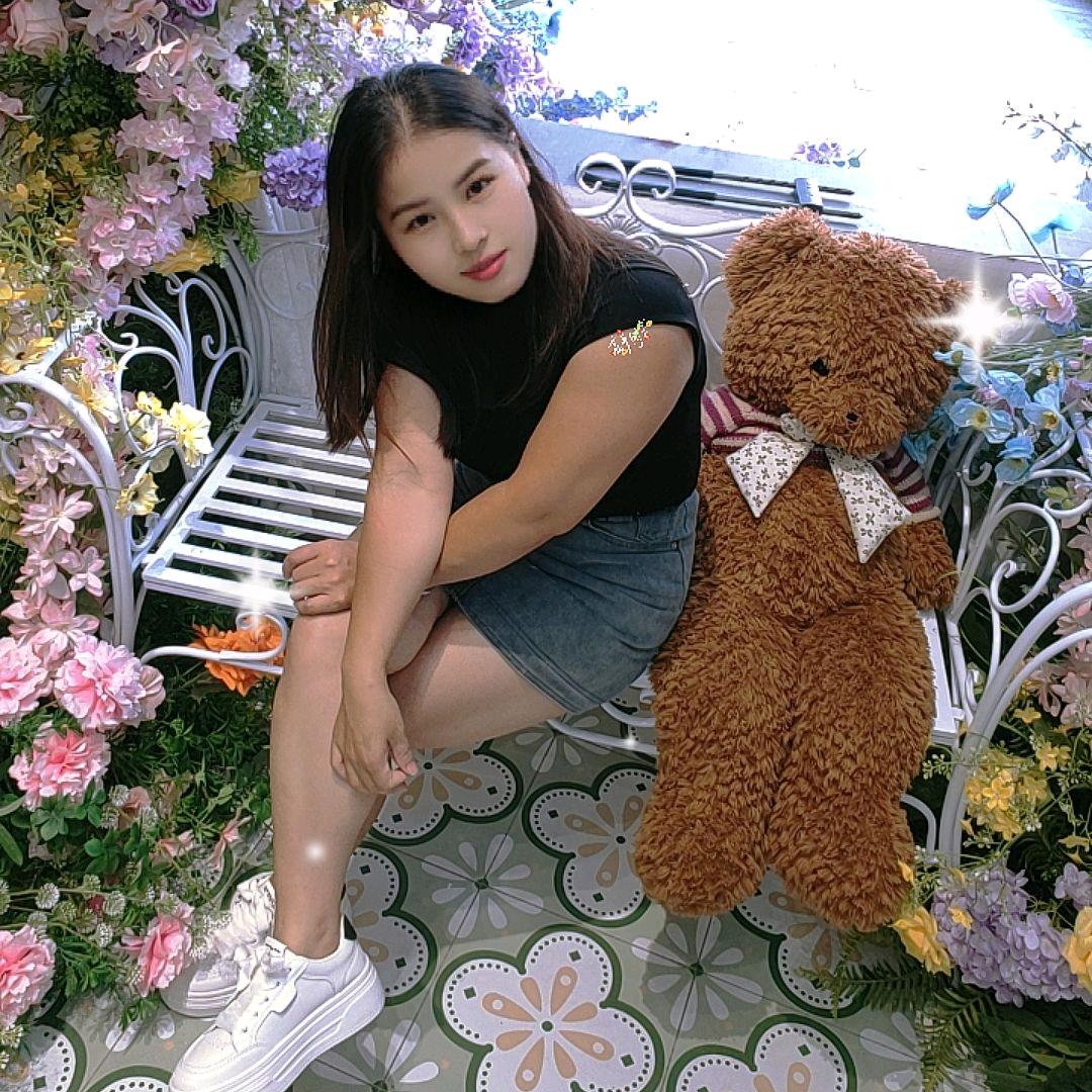 小何