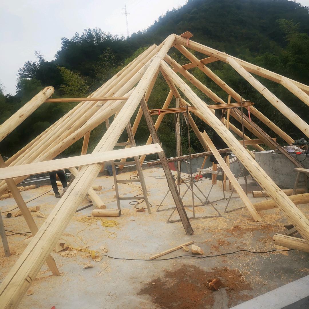 老鲁木结构盖琉璃瓦