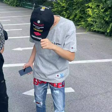 小飞.
