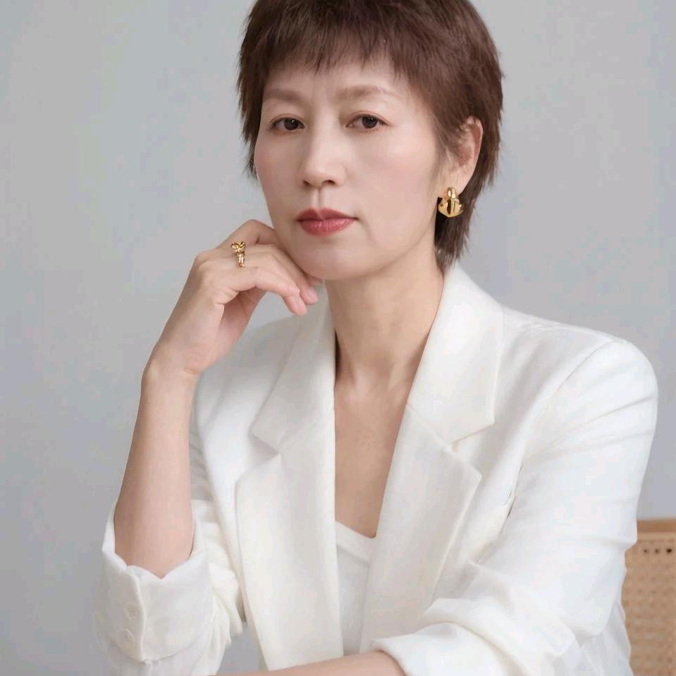 丁依林