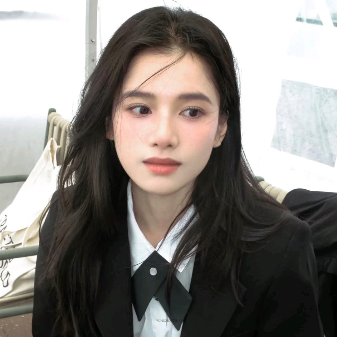 证券打工人银杏叶