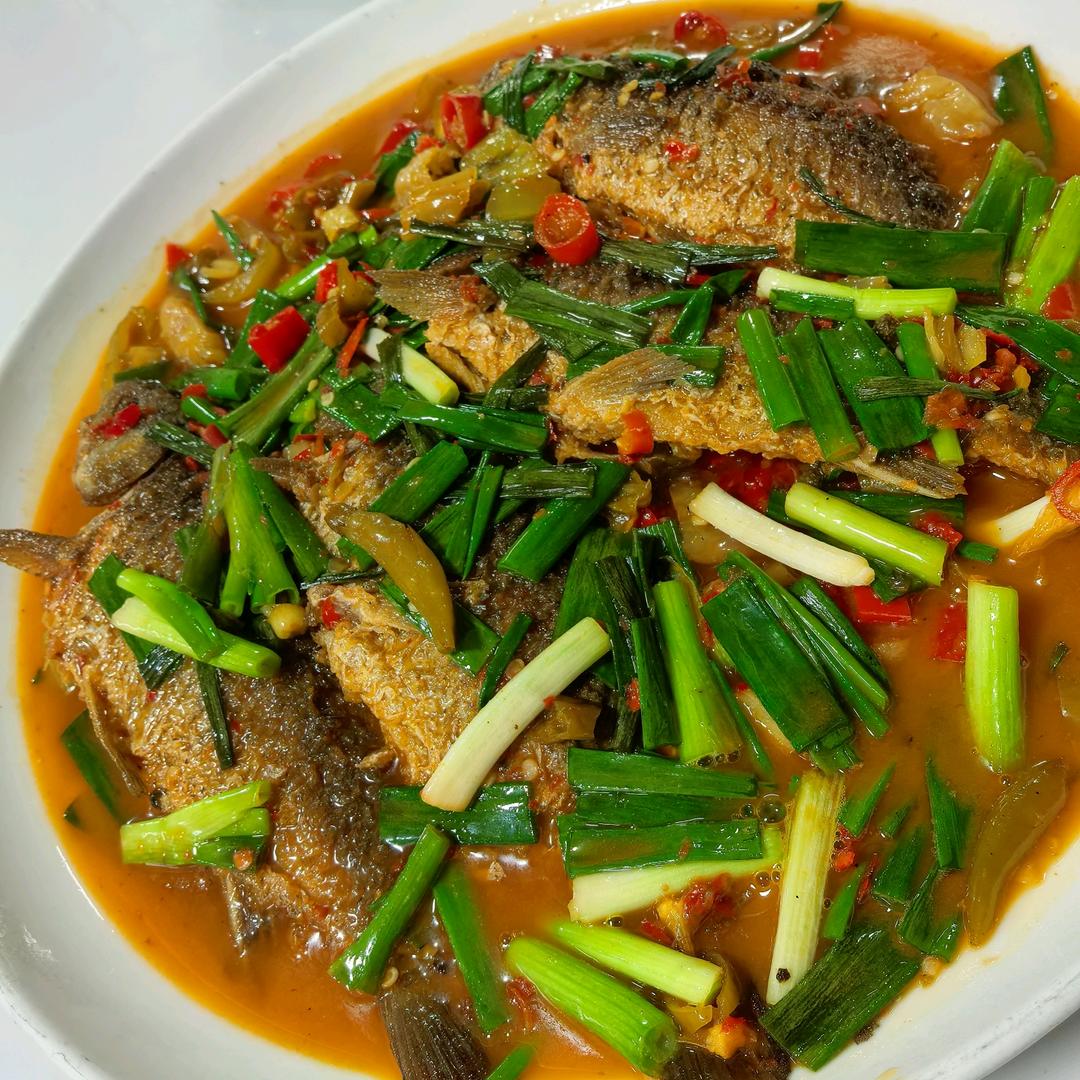 何处笙歌落尘埃