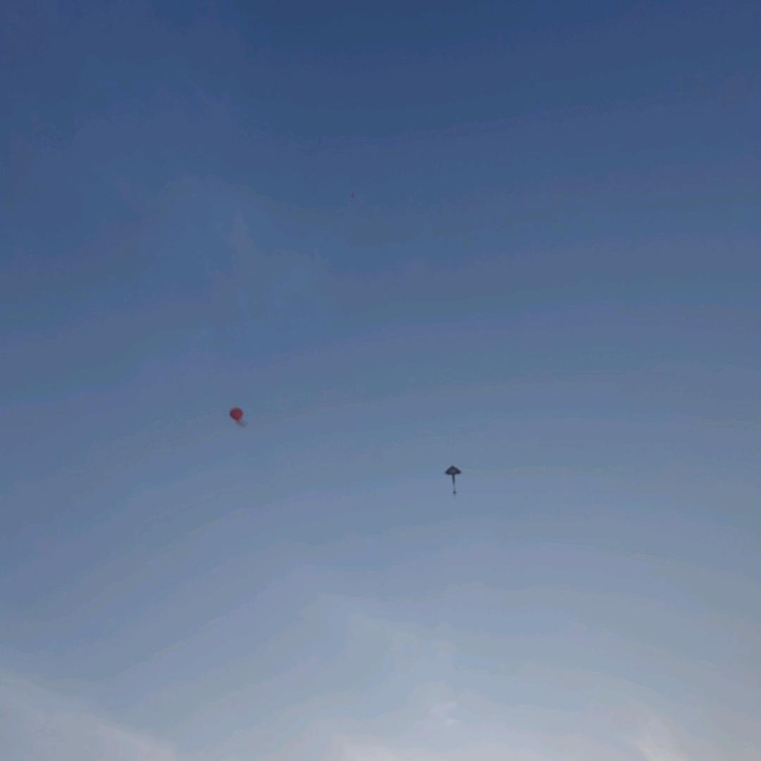 灰色