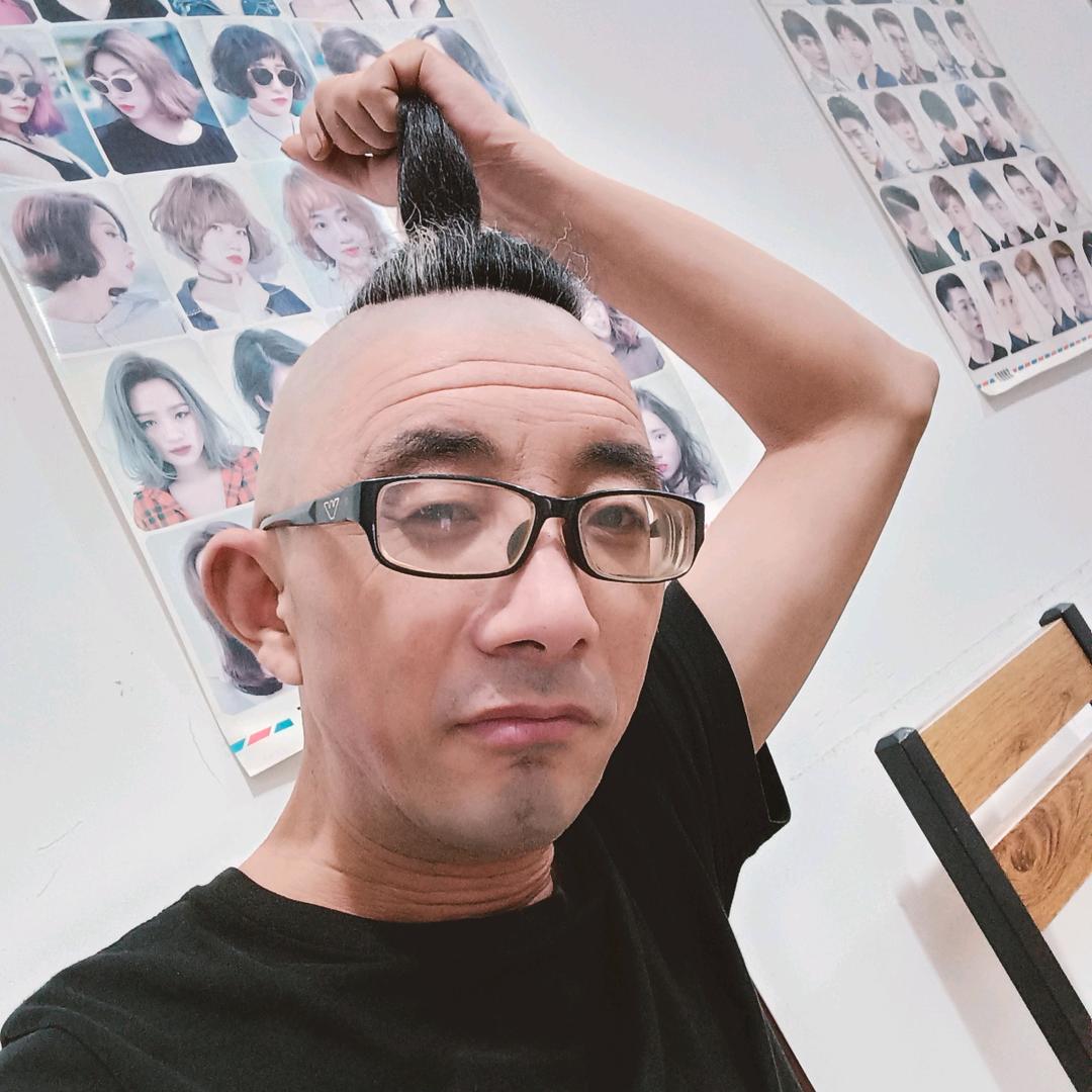 小辫哥猎鹰🇨🇳《欢歌团队》