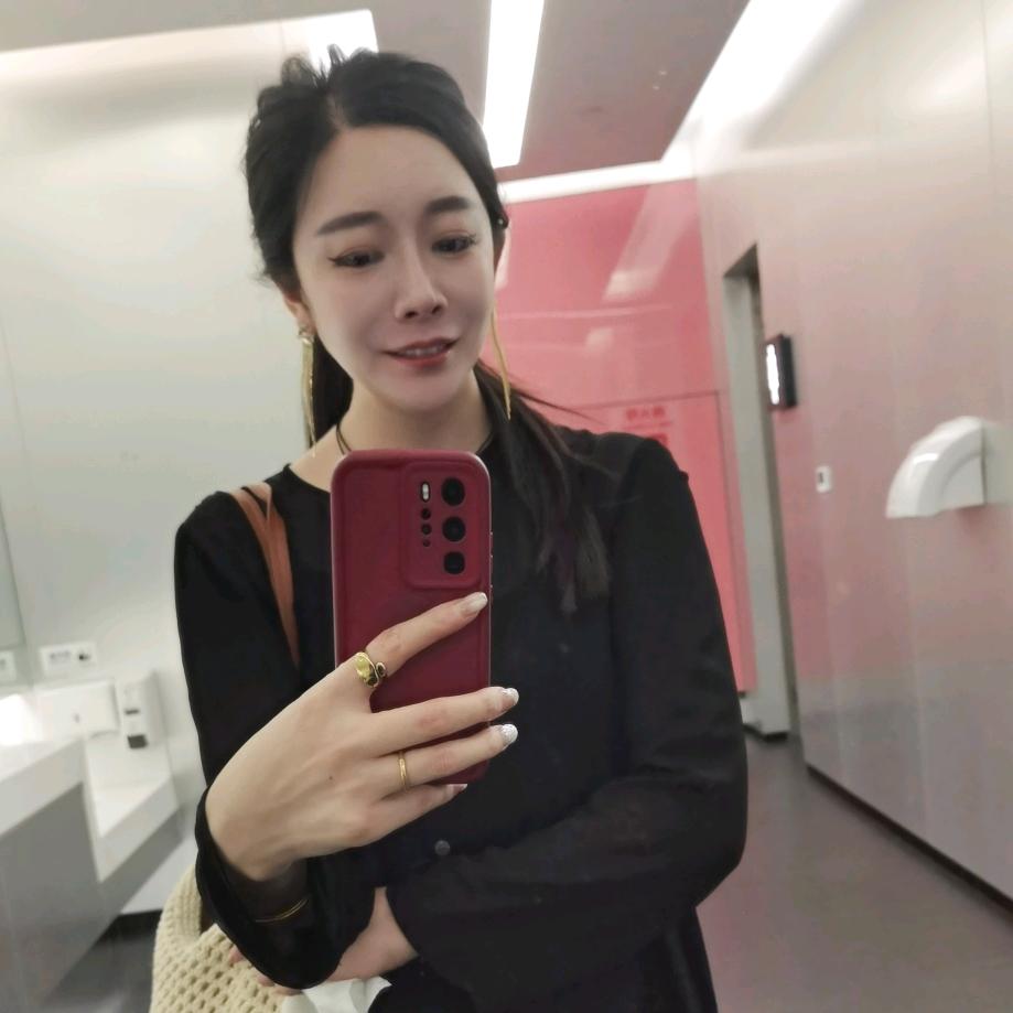 唯美服装工厂店