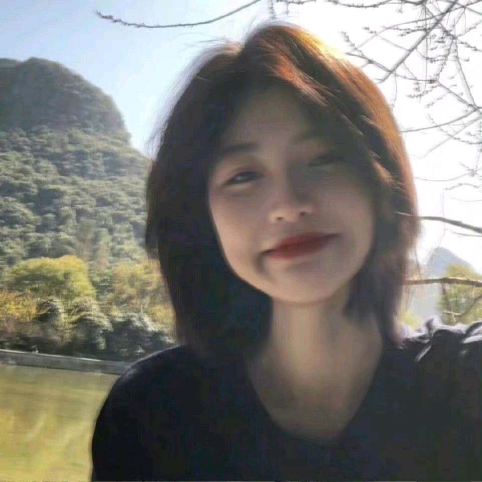 杨霖.