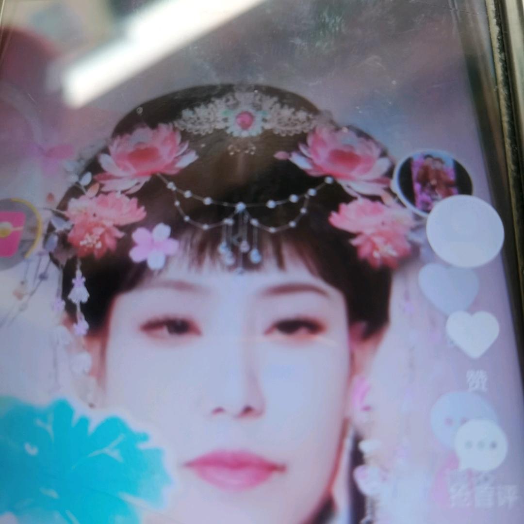 金月亮