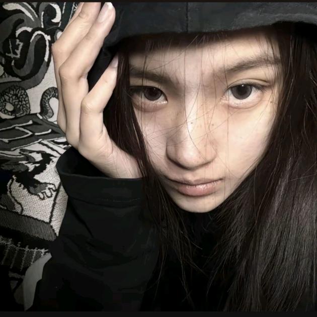Nicole ❛‿˂̵✧