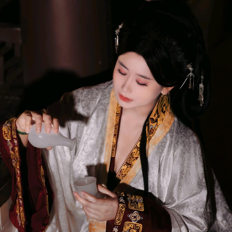 一人（关注：王梓健）