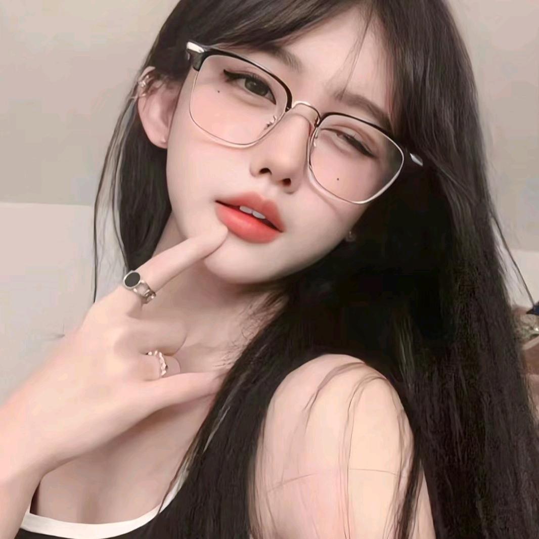 笑笑  ✨