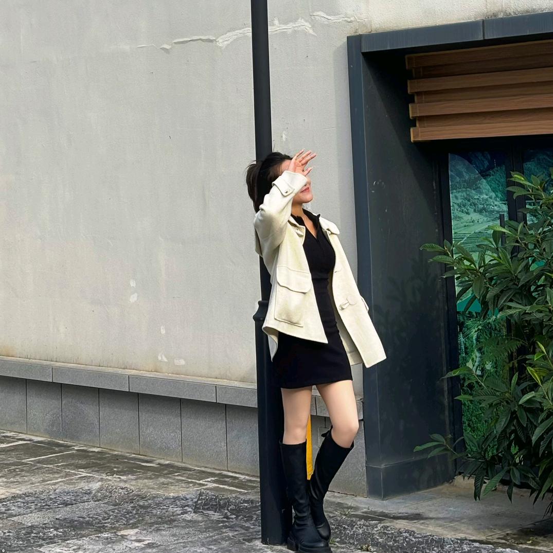 L   ^-^