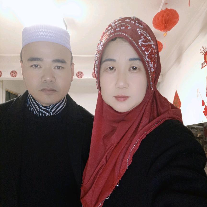 得鹏米线老板娘