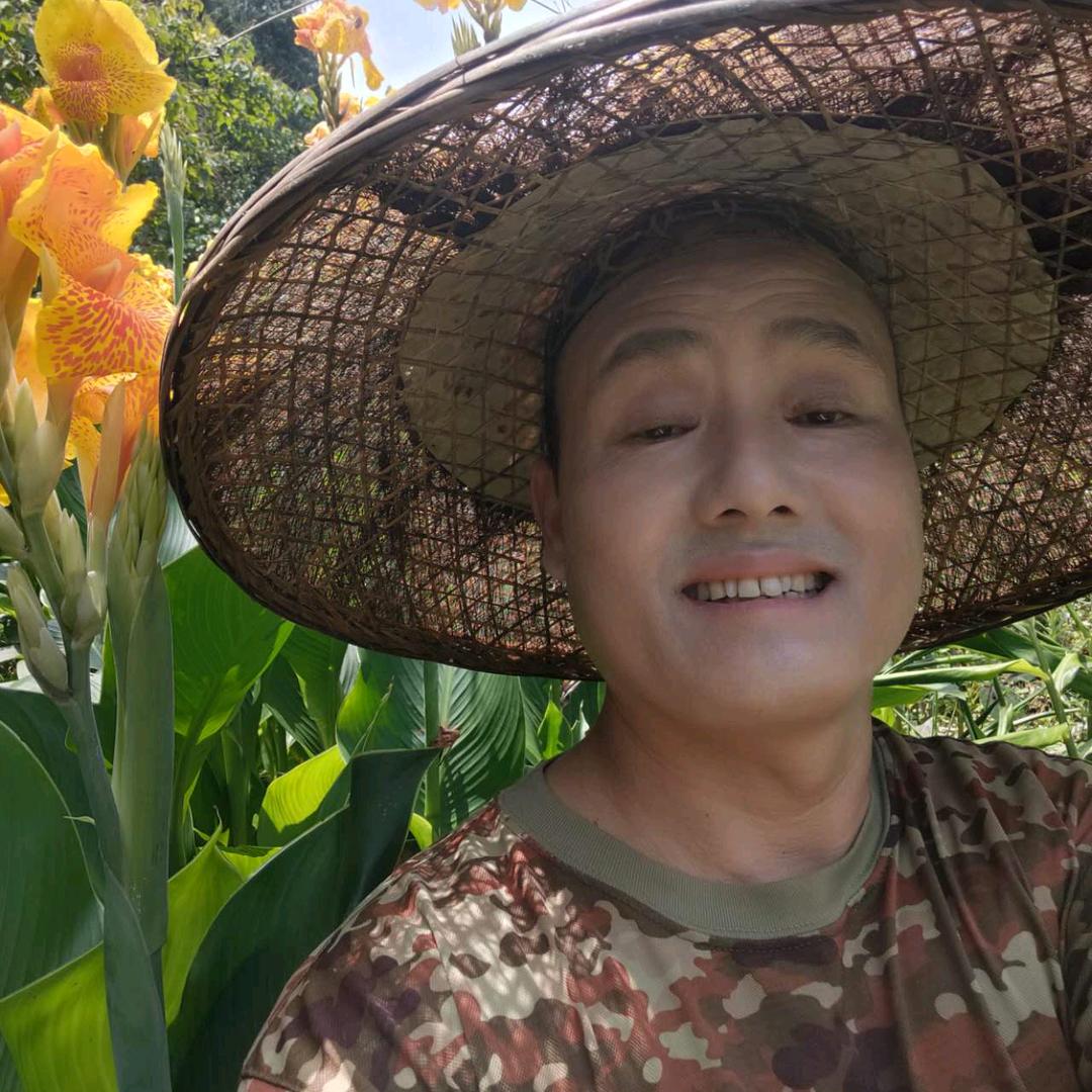 重庆杰哥（每晚20：00点准时开播）