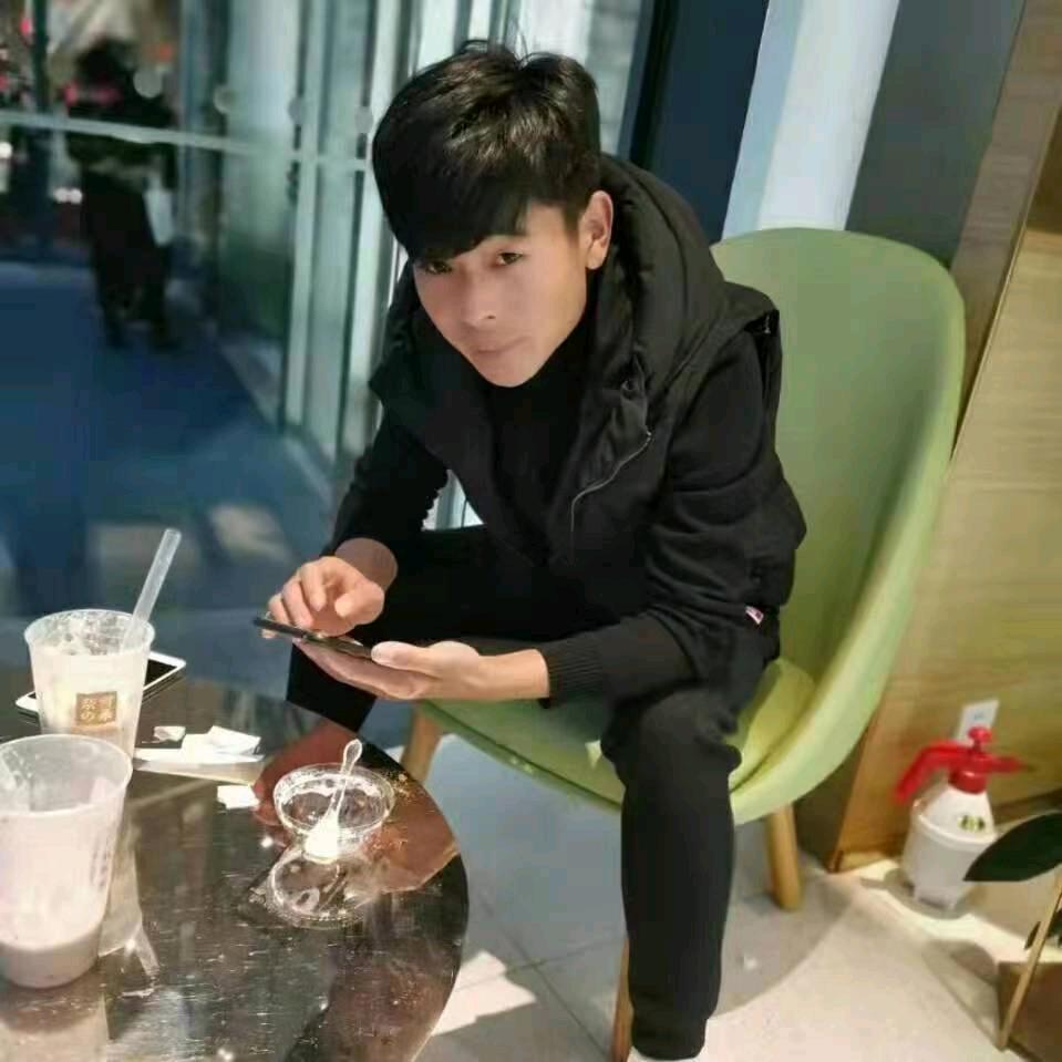 霞霞童装工厂店