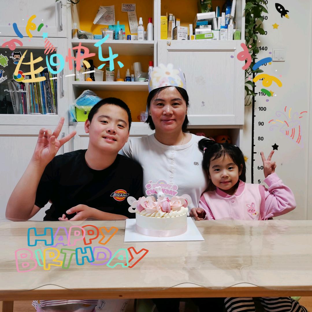 甜甜的超人妈妈