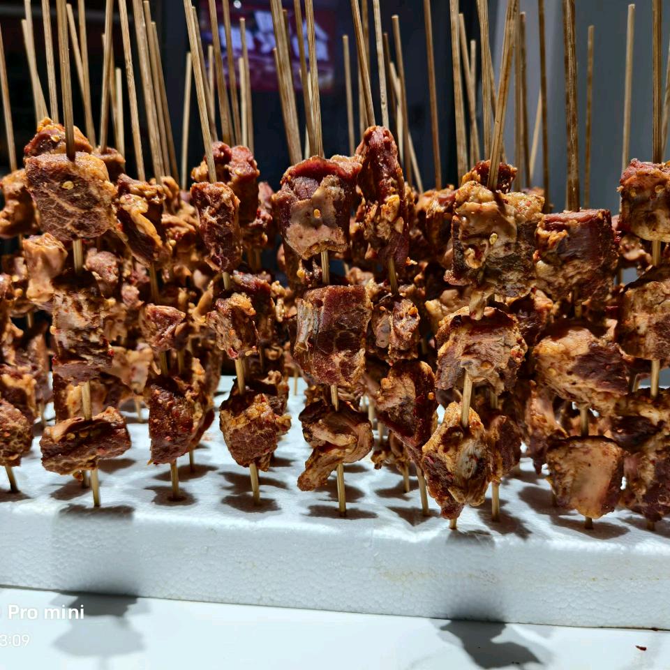 胖小串东北烧烤毕节店