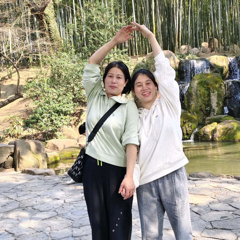 佳佳和妈妈的日常生活