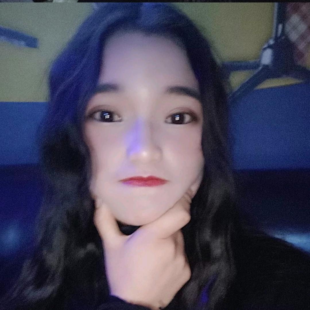 小小何🎀