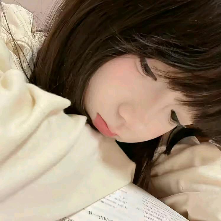 秋秋吃喝玩乐