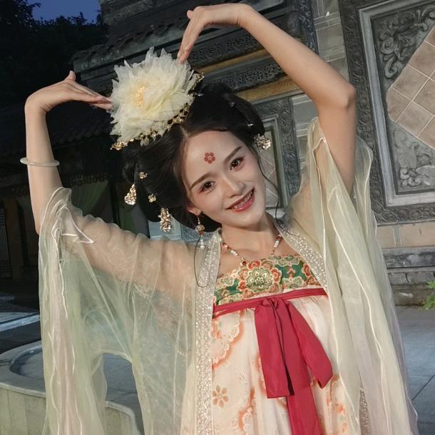 小灰灰吖
